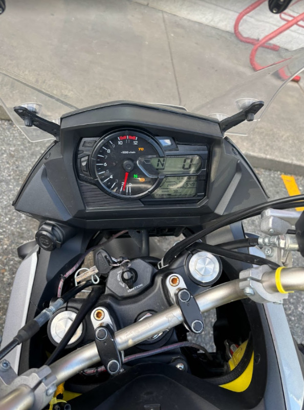 2017 Suzuki V-Strom 650 SE ABS in Sport Touring in Burnaby/New Westminster - Image 4