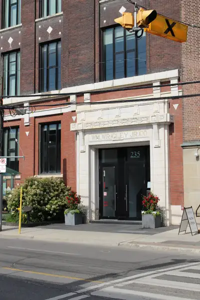 Part-time office rentals starting at $140 / 4-week period Therapy office available for part-time ren...