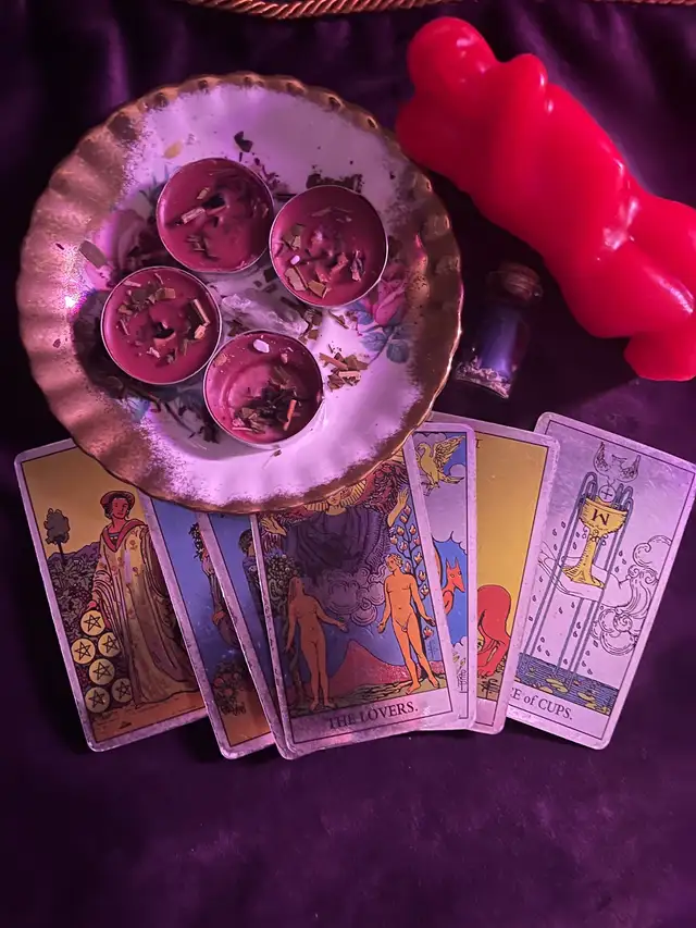 $15 lovers reading 63860085687553120