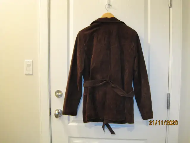 WOMEN'S WINTER LEATHER JACKETS AND MATCHING GLOVES in Women's - Tops & Outerwear in Calgary - Image 3