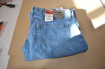 NEW WRANGLER AUTHENTICS ZM100LS 35 X 34 JEANS, View more
