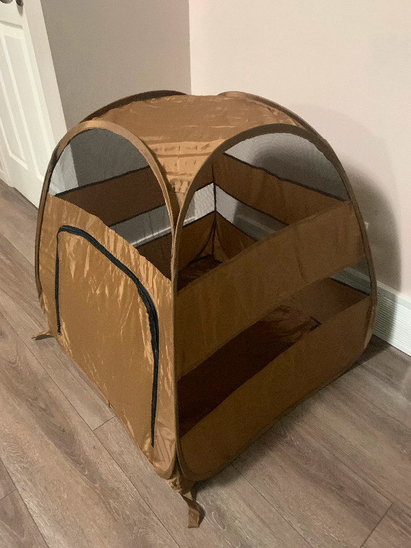 Brand New Foldable Pet Tent! in Accessories in Calgary