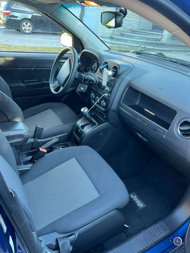 Jeep Compass 2010 in Cars & Trucks in Markham / York Region - Image 2
