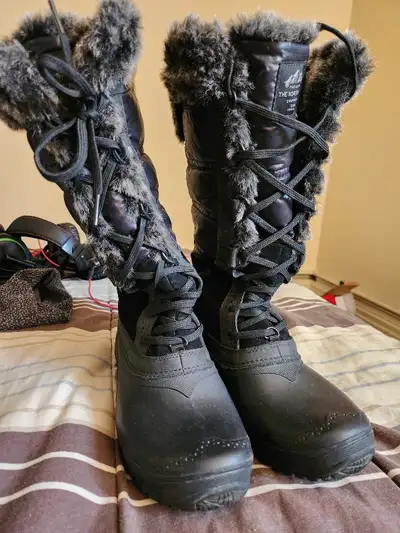 I am selling a pair of The North Face winter boots, perfect for keeping your feet warm and stylish d...