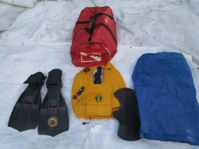 ensemble de plonger pros avec sac palme bas cagoule et +VFI CO2!, View more