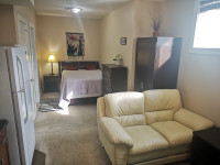 Spacious Bachelor Suite Available on June 1