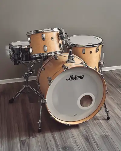 Ludwig Classic Maple drums, View more