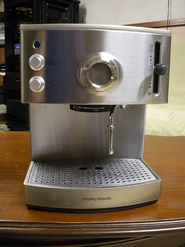 Stainless Steel  or Red Morphy Richard Espresso Machine in Coffee Makers in Stratford - Image 8