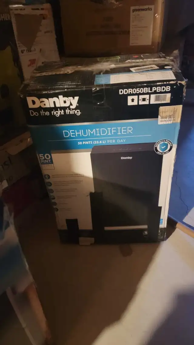 Danby DDR050BLPBDB-ME 50 Pint 3,000 Sq. Ft. Energy  in General Electronics in Oshawa / Durham Region - Image 5