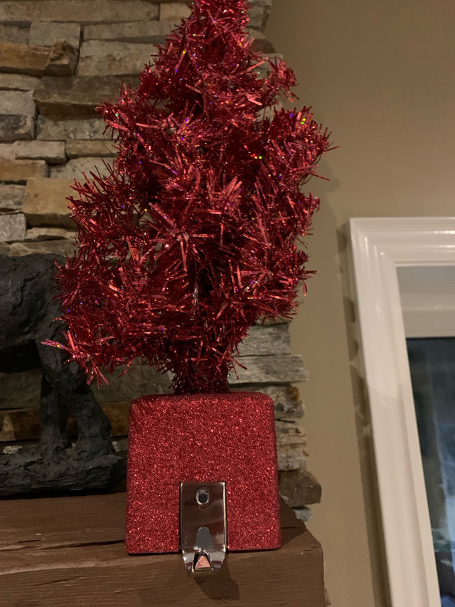 Lighted tinsel tree stocking hanger  in Holiday, Event & Seasonal in London - Image 4