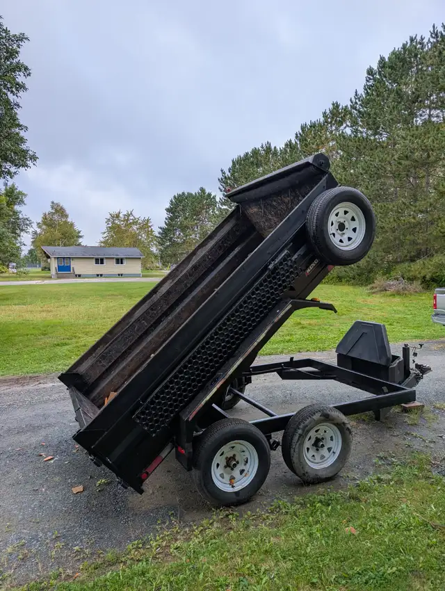 Dump trailer / Small load delivery