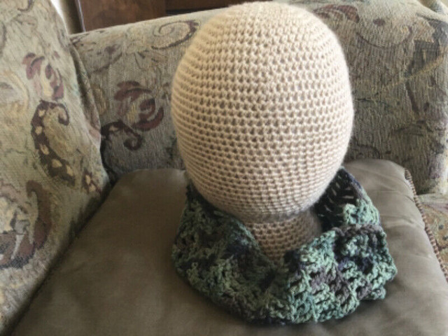 $29. Mother’s Day Gift, New Handmade Camouflage 100% Cotton Cowl dans Autre  à Ville d’Edmonton - Image 2