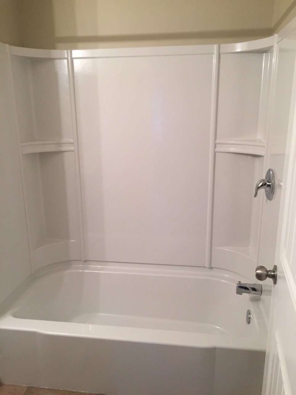 FULLY FURNISHED 1 BEDROOM DOWNTOWN APT. AVAIL. FOR WINTER RENTAL 4