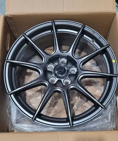 17x7.5 Offset : 38 Bolt Pattern : 5x105 Center Bore : 56.6 Réplique