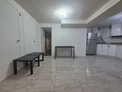 One bedroom apartment available for rent. Here are the details: - parking space included one - no la...