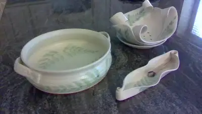 Hilborn Pottery is made in Cambridge Ontario and these 3 pieces are of the fern Design. There is a c...