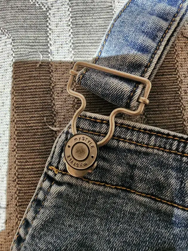 Womens Overalls SIZE XL in Women's - Bottoms in Oshawa / Durham Region - Image 4