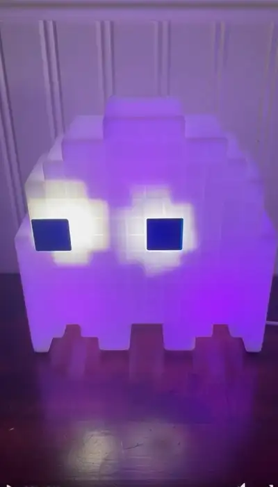 Pac man ghost Light 8x8 pouces / 2 modes : couleurs changeantes ou party