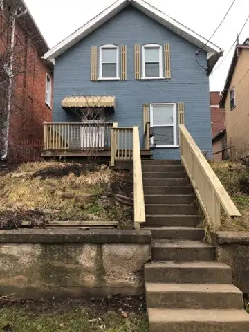 2 bedroom apartment available -nain level of a century home duplex with ;arge windows and lots of wo...