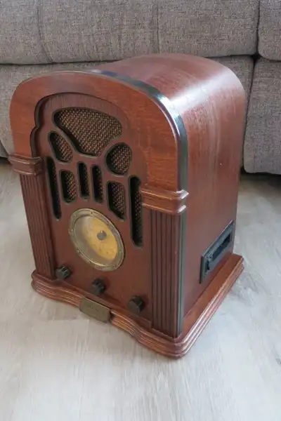 pick up in Gimli (no e transfers) Radio Cassette player... it is a replica of an antique model