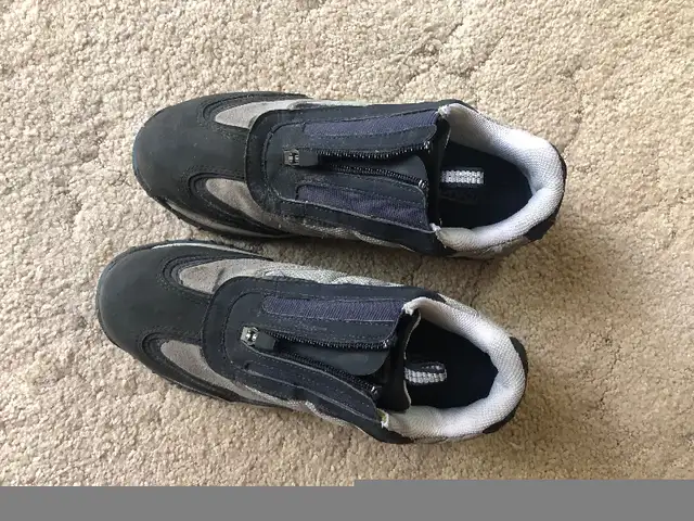 Safety shoes in Women's - Shoes in Kitchener / Waterloo - Image 3