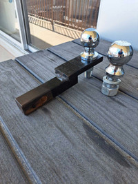 TRAILER HITCH WITH 2 BALLS