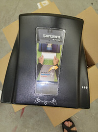 BNIB TOUCHLESS PAPER TOWEL DISPENSER