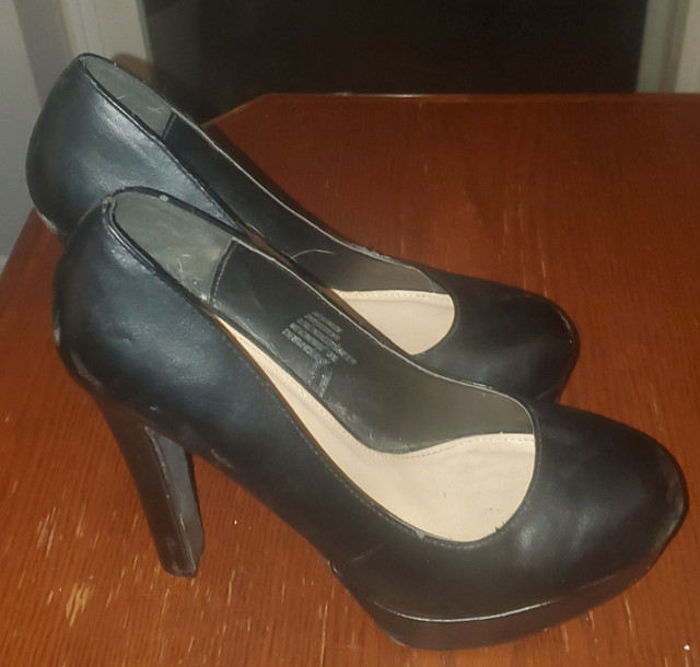 Sz 10 women's platform heels in Women's - Shoes in Kitchener / Waterloo - Image 2
