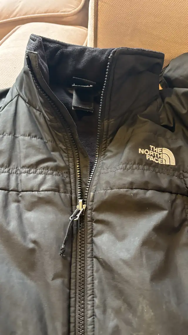 The North Face Jacket - Small in Women's - Tops & Outerwear in Mississauga / Peel Region - Image 7