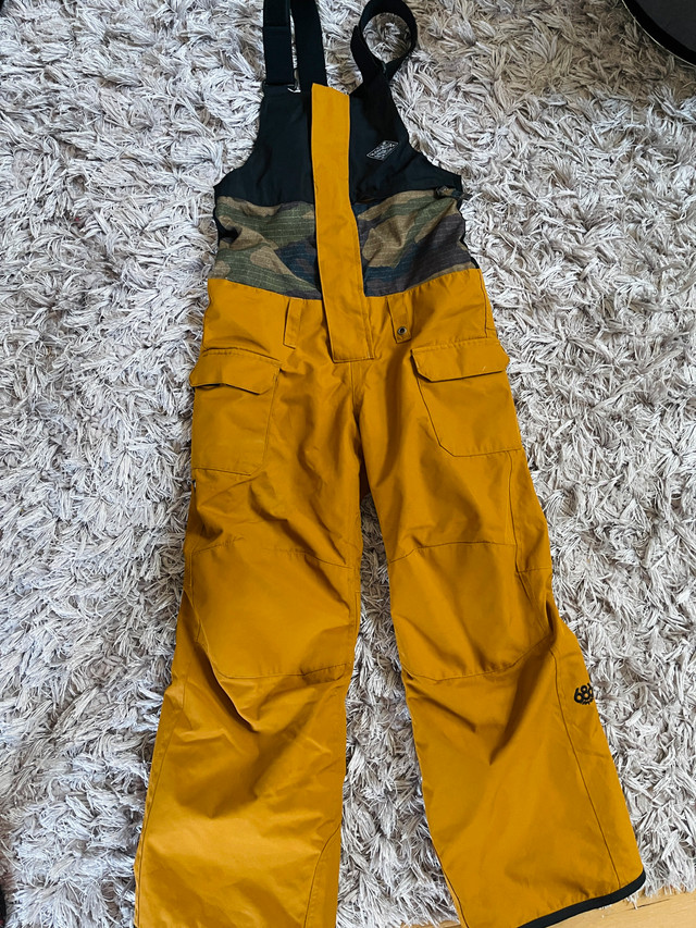 686 Frontier insulated bib winter kids snow pant   in Kids & Youth in Banff / Canmore