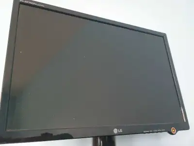 This is an LG Flatron L197WTD monitor, known for its reliable performance and clear display. It has...