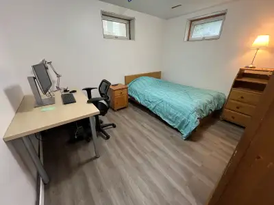 Furnished Room for rent, very spacious with walking closet Everything included, wifi, hydro, heat, l...