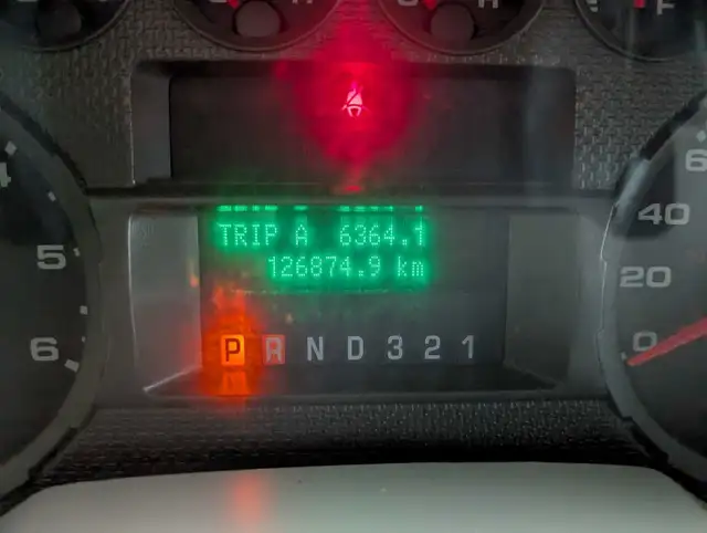 2010 Ford F-250 Super Duty – Low KM – Reliable Work Truck in Cars & Trucks in Mission - Image 10