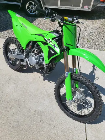 Doesn't even have a hr on this bike. 2024 kx112. Shows as new as it pretty much is! Installed hr met...