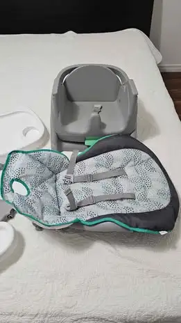 Brand new Baby high chair63735874786307123