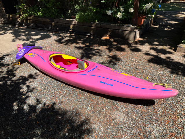 perception kayak in Fishing, Camping & Outdoors in Port Alberni - Image 2