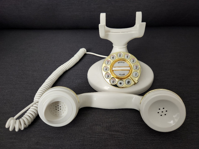 New, Vintage MICROTEL Retro Landline Telephone, 1960's Styles in Home Phones & Answering Machines in City of Toronto - Image 3