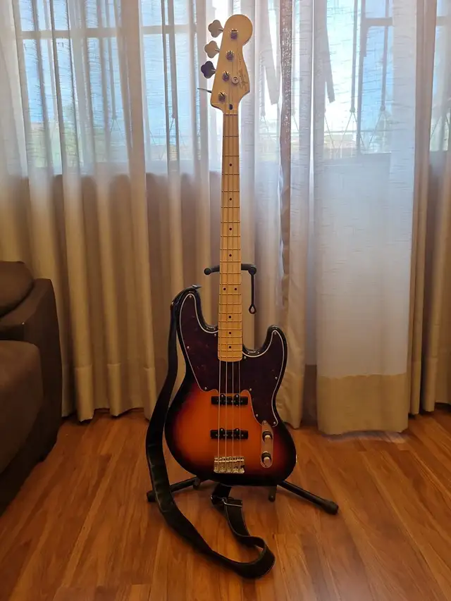 Bass Player in Montréal - North Shore
