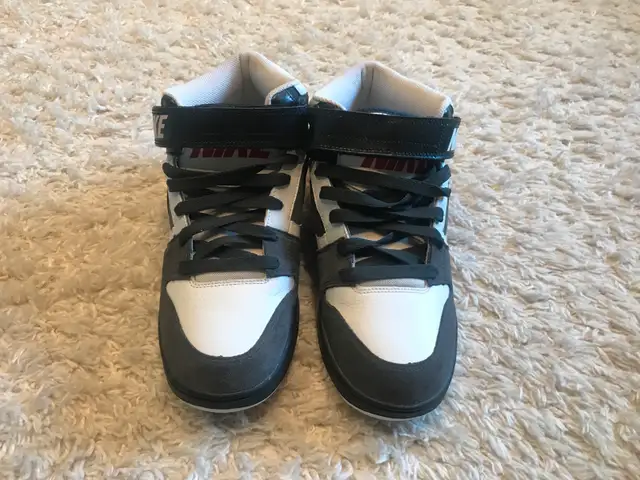 Nike Air Twilight Mid in Men's Shoes in Oakville / Halton Region - Image 2