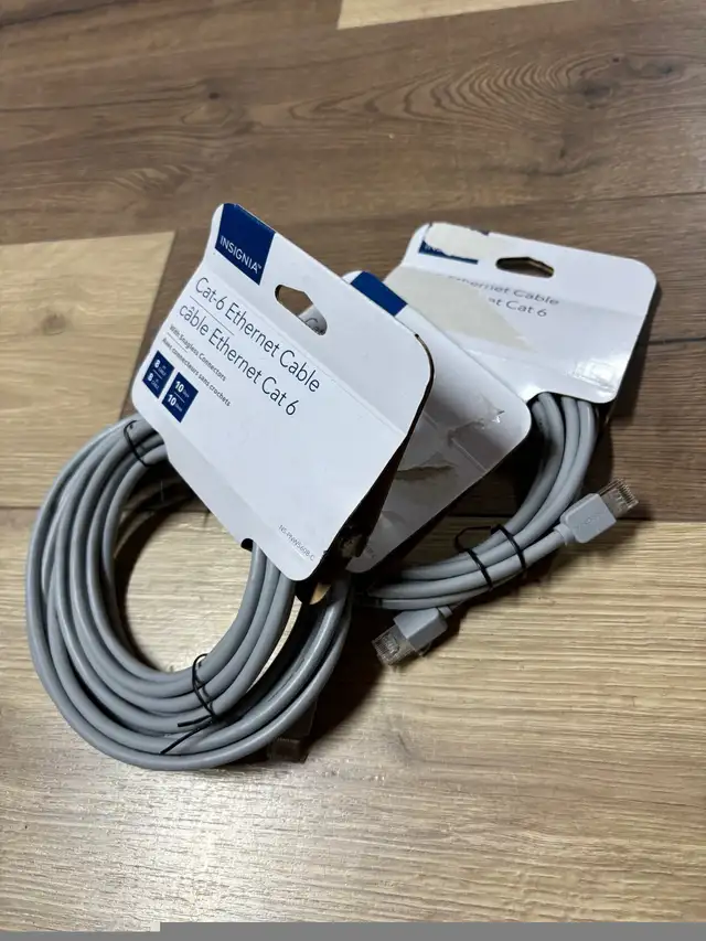 Insignia 2.4m (8 ft.) Cat6 Ethernet Cable - Grey in Cables & Connectors in Cambridge - Image 5