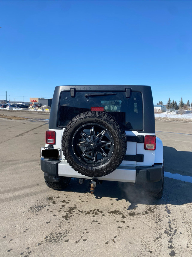 2013 Jeep Wrangler Unlimited Sahara in Cars & Trucks in Strathcona County - Image 4