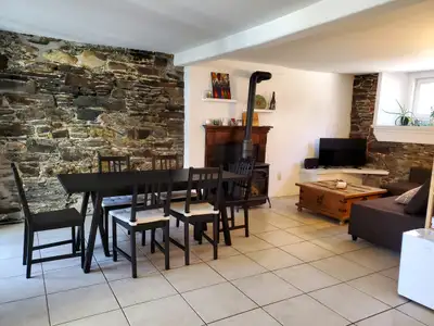 Address: 1317 Dresden Row Apartment Features: Convenient Location: This apartment is situated in a h...