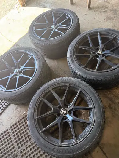 5x120 20 inch 74.1 center bore staggered