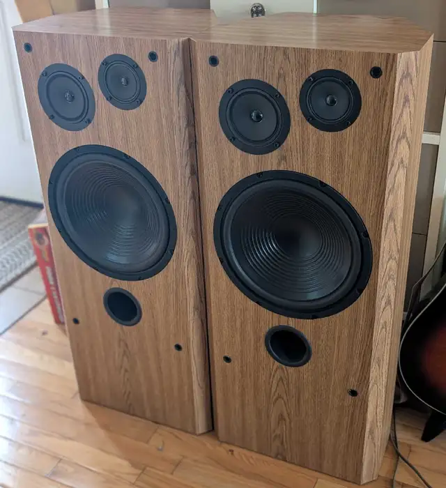 Fisher STV9735 Floor Standing Speakers in Speakers in Calgary - Image 3