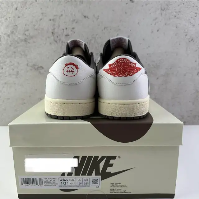 Jordan 1 Retro Low Travis Scott Reverse Mocha  in Men's Shoes in City of Toronto - Image 5
