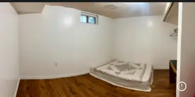 PRIVATE ROOM FOR RENT @ Dundas and Erindale Station rd