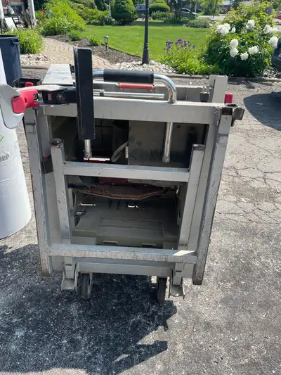 Portable table saw crack on the sides With extra blades, $40 or best offer phone 289-887-3965. No Su...