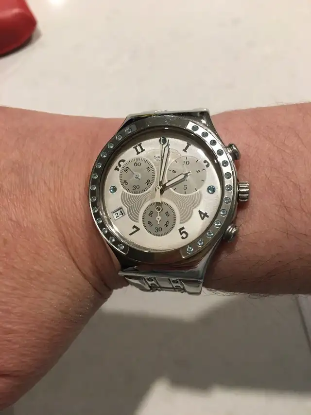 Swatch montre. Swatch brand watch. in Jewellery & Watches in City of Montréal - Image 2