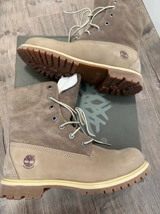 Timberland women’s boots size 7.5 new in Women's - Shoes in Mississauga / Peel Region - Image 2