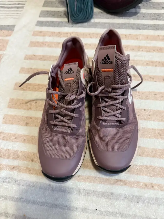 Adidas Womens Walking/Running Shoes in Women's - Shoes in Gatineau - Image 2